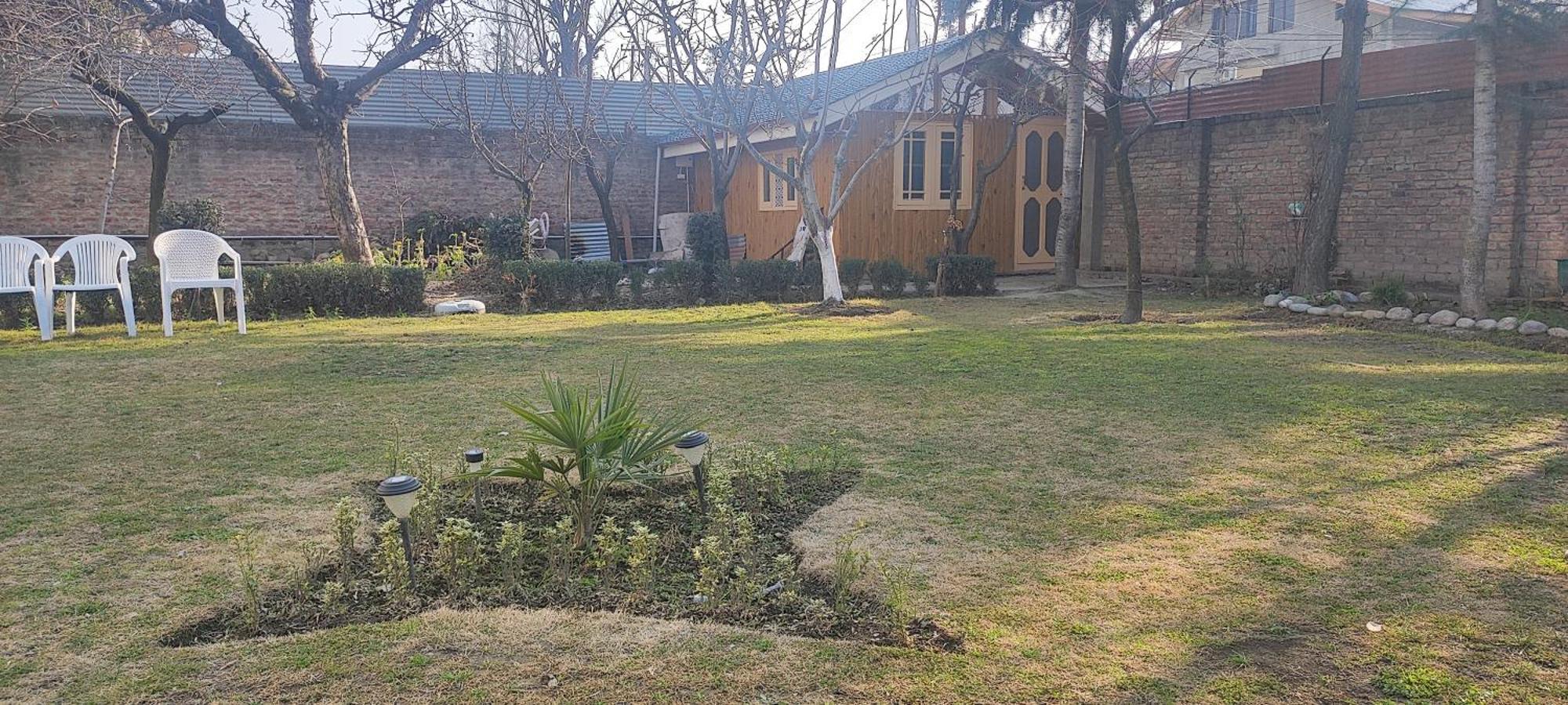 The Clover Inn Srīnagar Zewnętrze zdjęcie